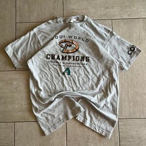 Arizona Diamondbacks 2001 grey tee #MLB #baseball